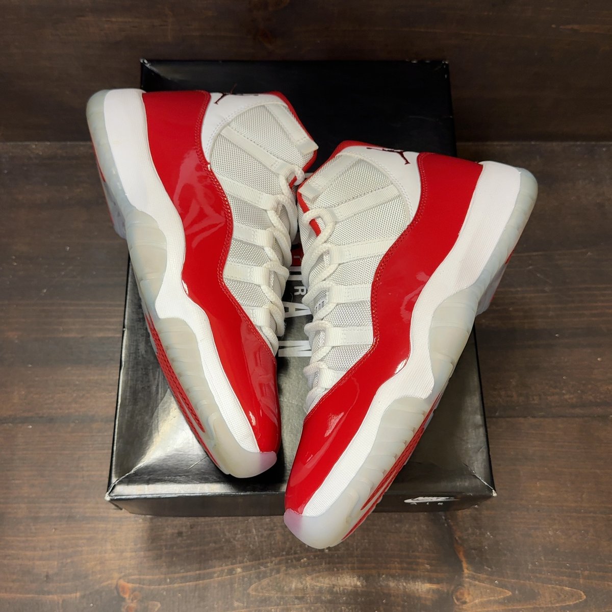 Jordan 11 Retro Cherry (2022) Size 9.5 (Pre-Owned) - back