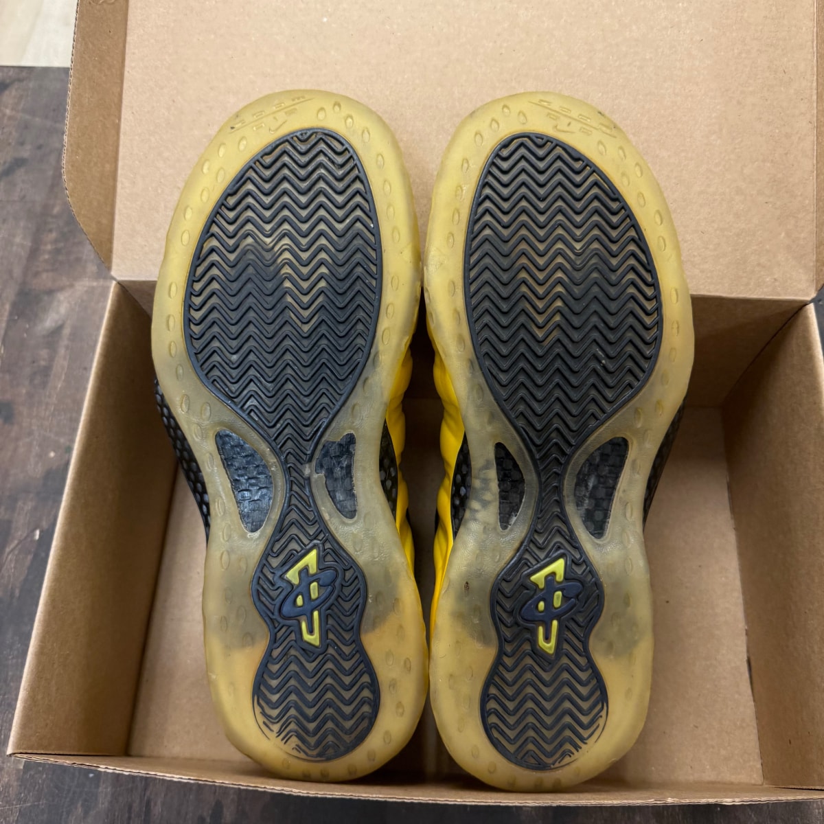 Nike Air Foamposite One Electrolime Size 10.5 (Pre-Owned) - Image 6
