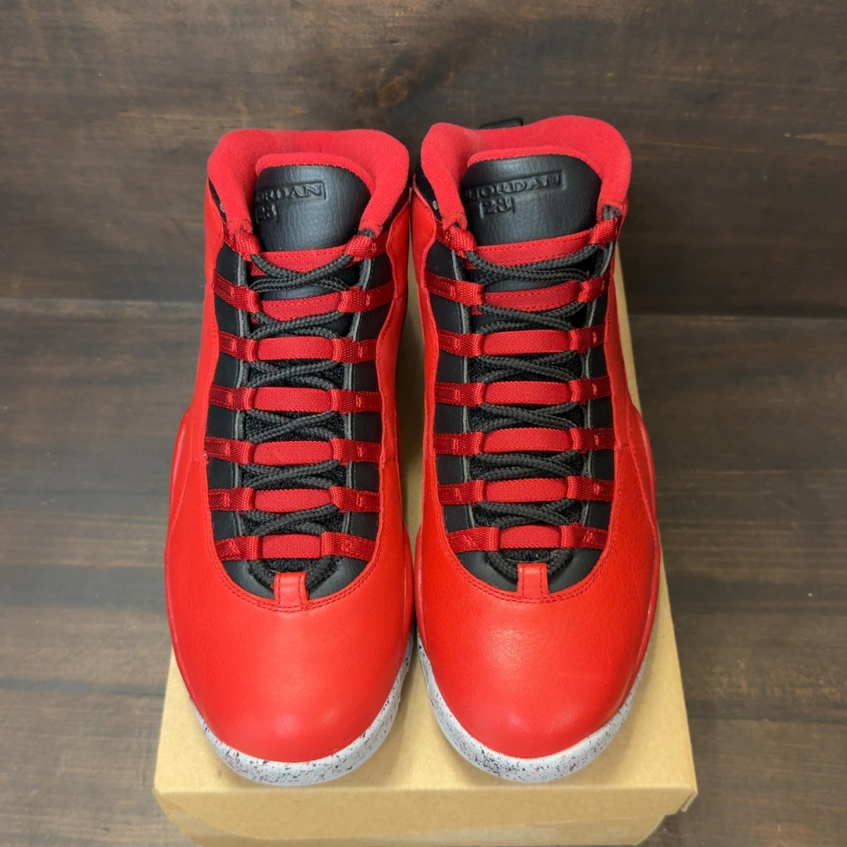 Jordan 10 Retro Bulls Over Broadway Size 10.5 - Image 3