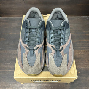adidas Yeezy Boost 700 Mauve - Image 3