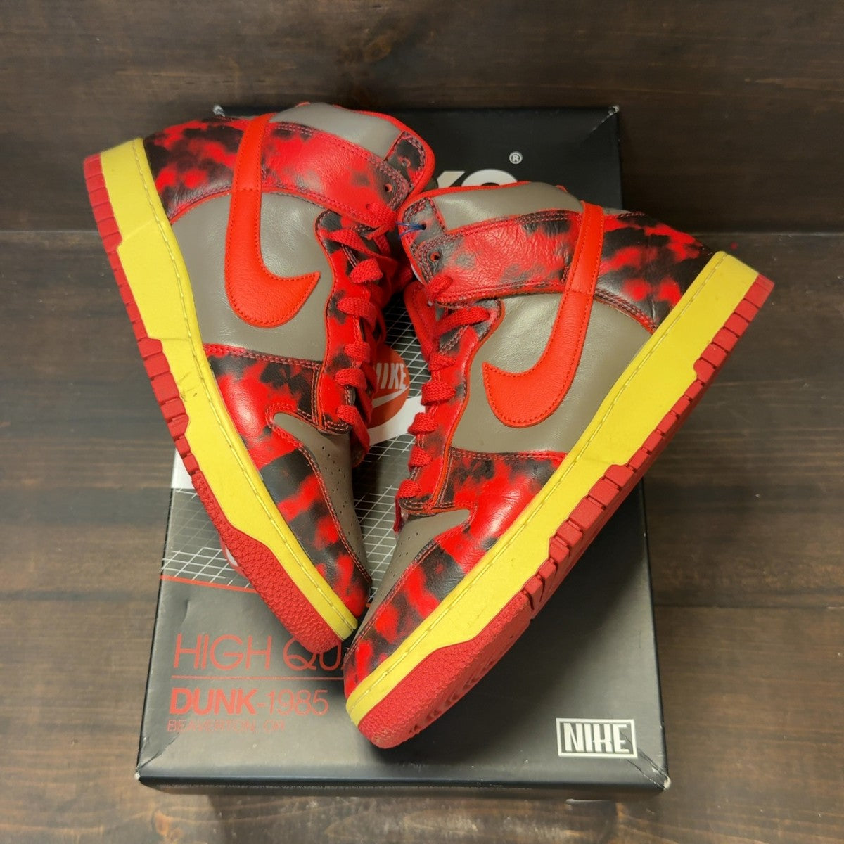 Nike Dunk High 1985 Red Acid Wash Size 11 (Pre-Owned) - Image 2