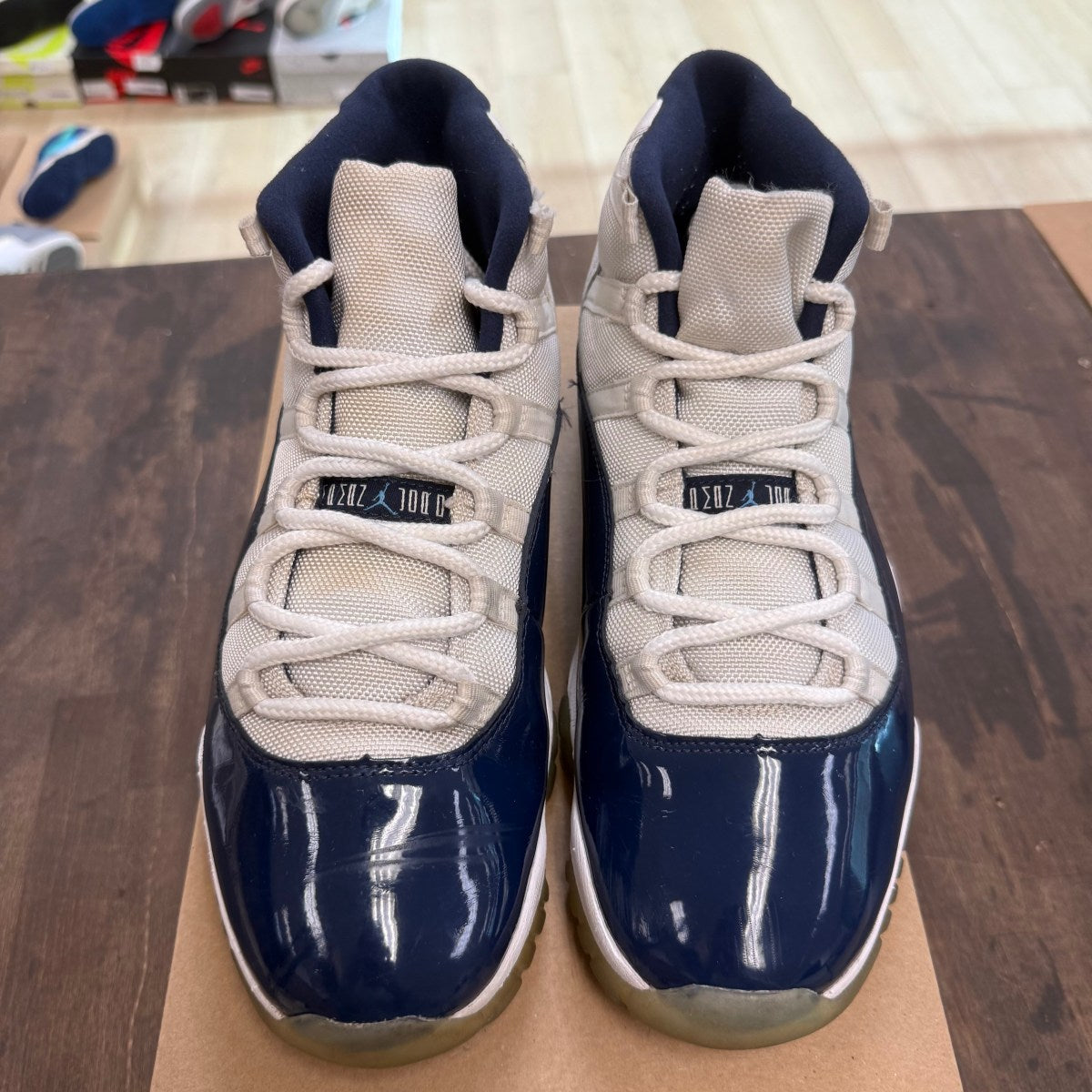 Jordan 11 Retro UNC Win Like 82 Size 11 (Pre-Owned) - Image 2