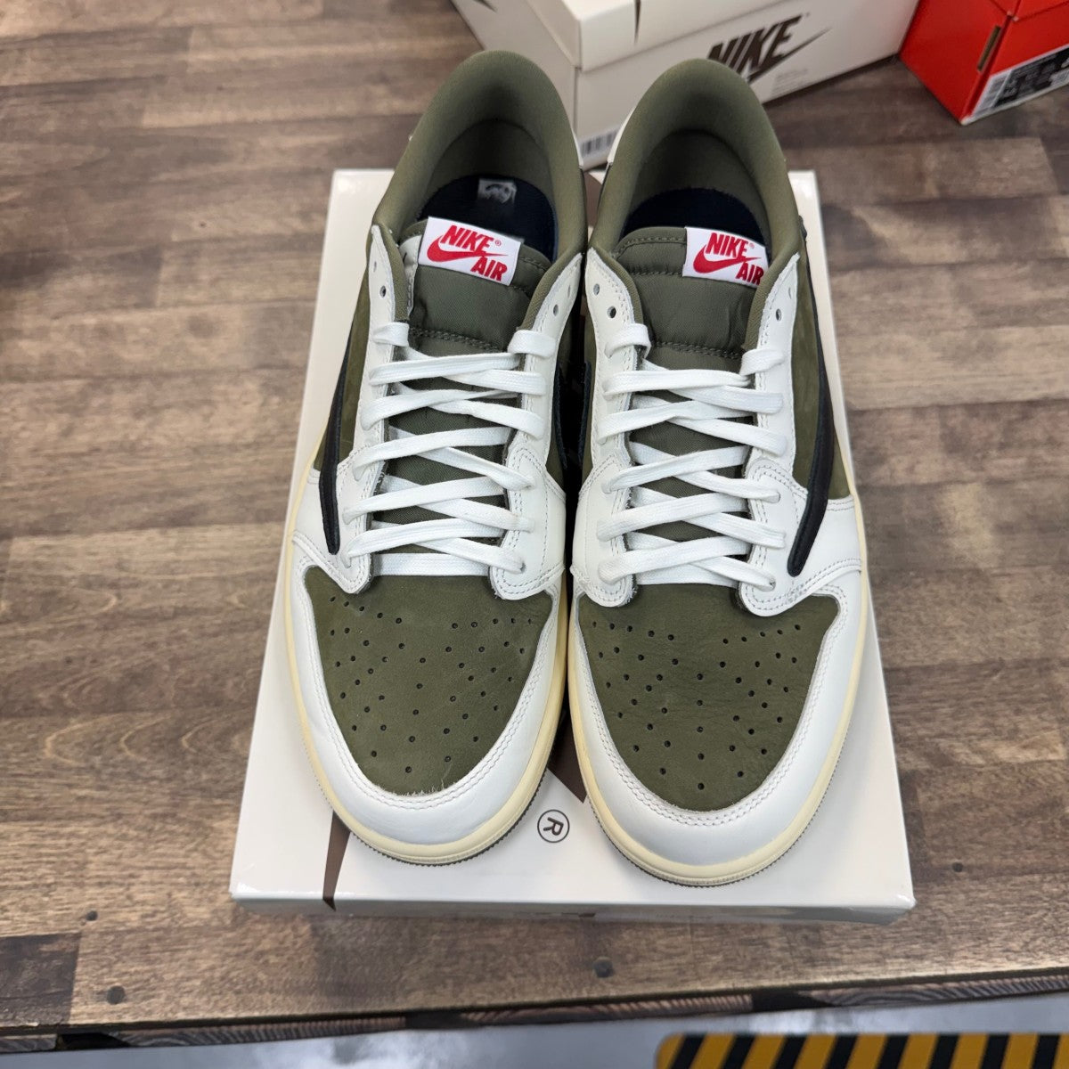 Jordan 1 Retro Low OG SP Travis Scott Medium Olive - Image 2