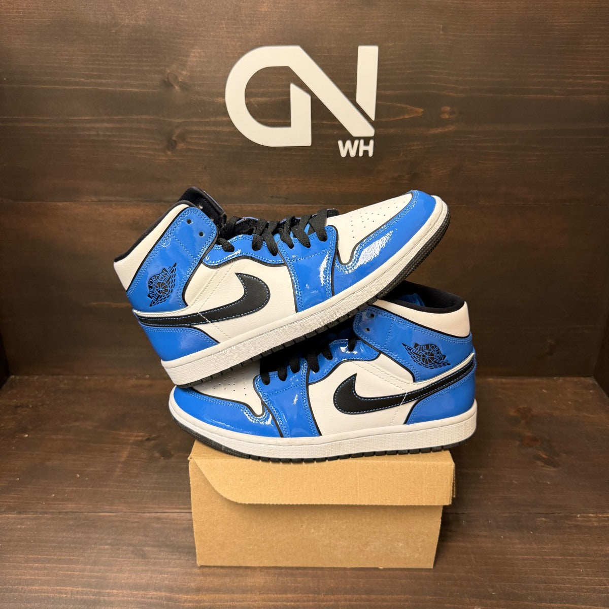 Jordan 1 Mid Signal Blue Size 8.5 (Pre-Owned) - Image 1