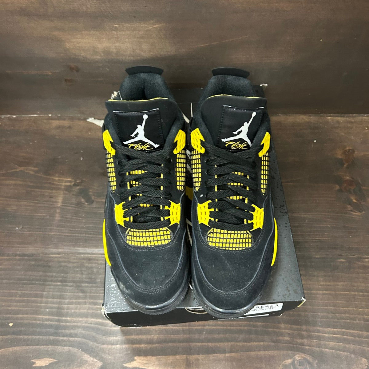 Jordan 4 Retro Thunder (2023) - Image 3