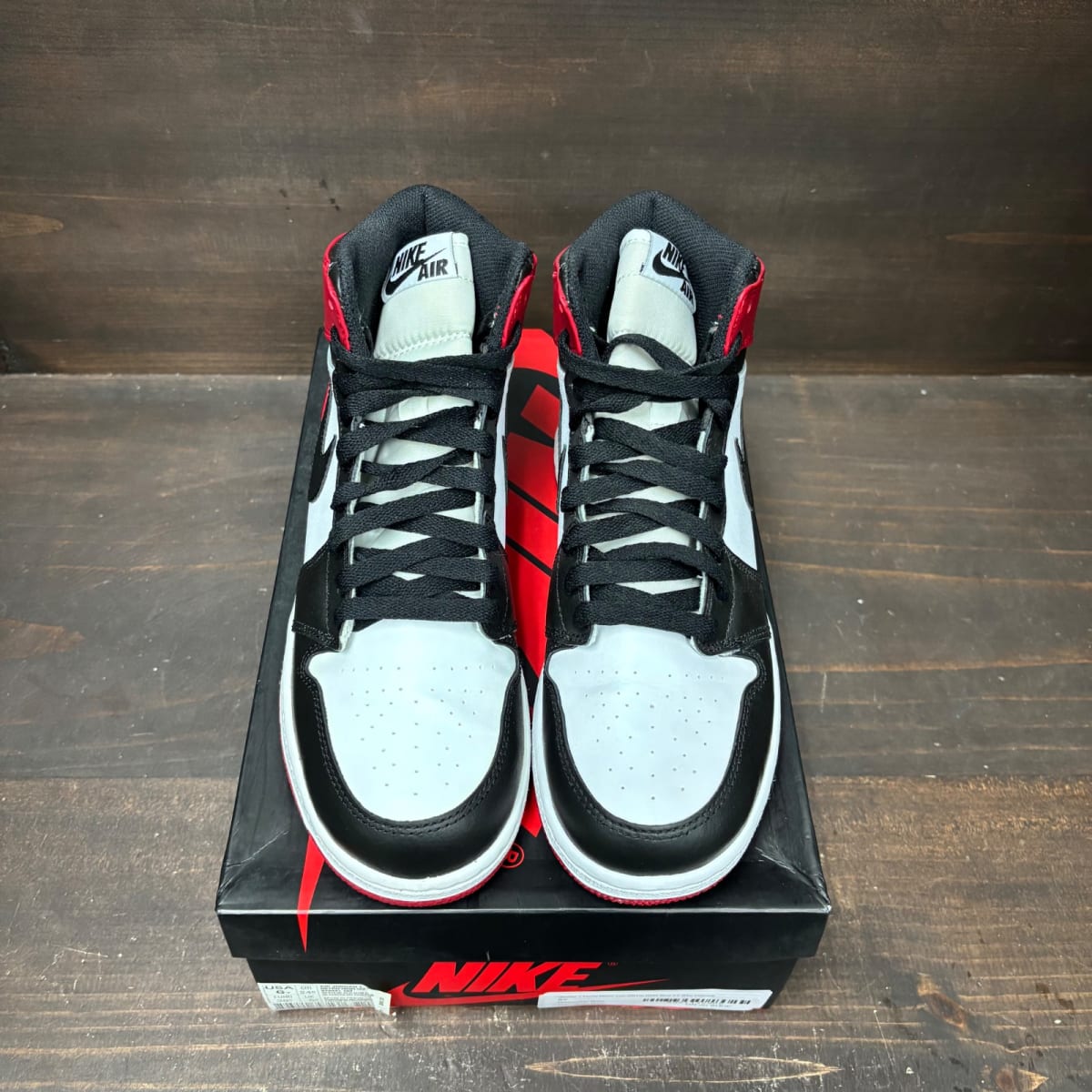 Jordan 1 Retro Black Toe (2013) (GS) Size 6Y (Pre-Owned) - side