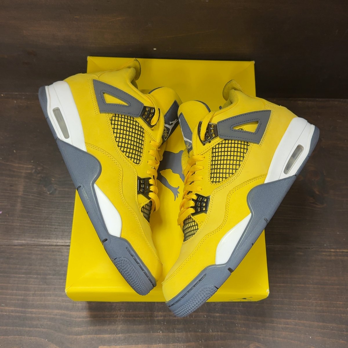 Jordan 4 Retro Lightning (2021) Size 11 (Pre-Owned) - back