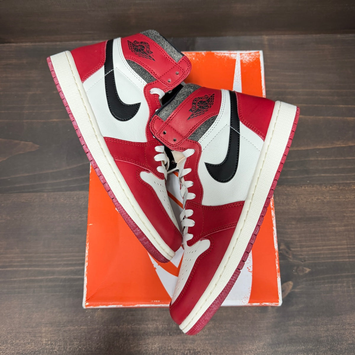 Jordan 1 Retro High OG Chicago Lost and Found - Image 2