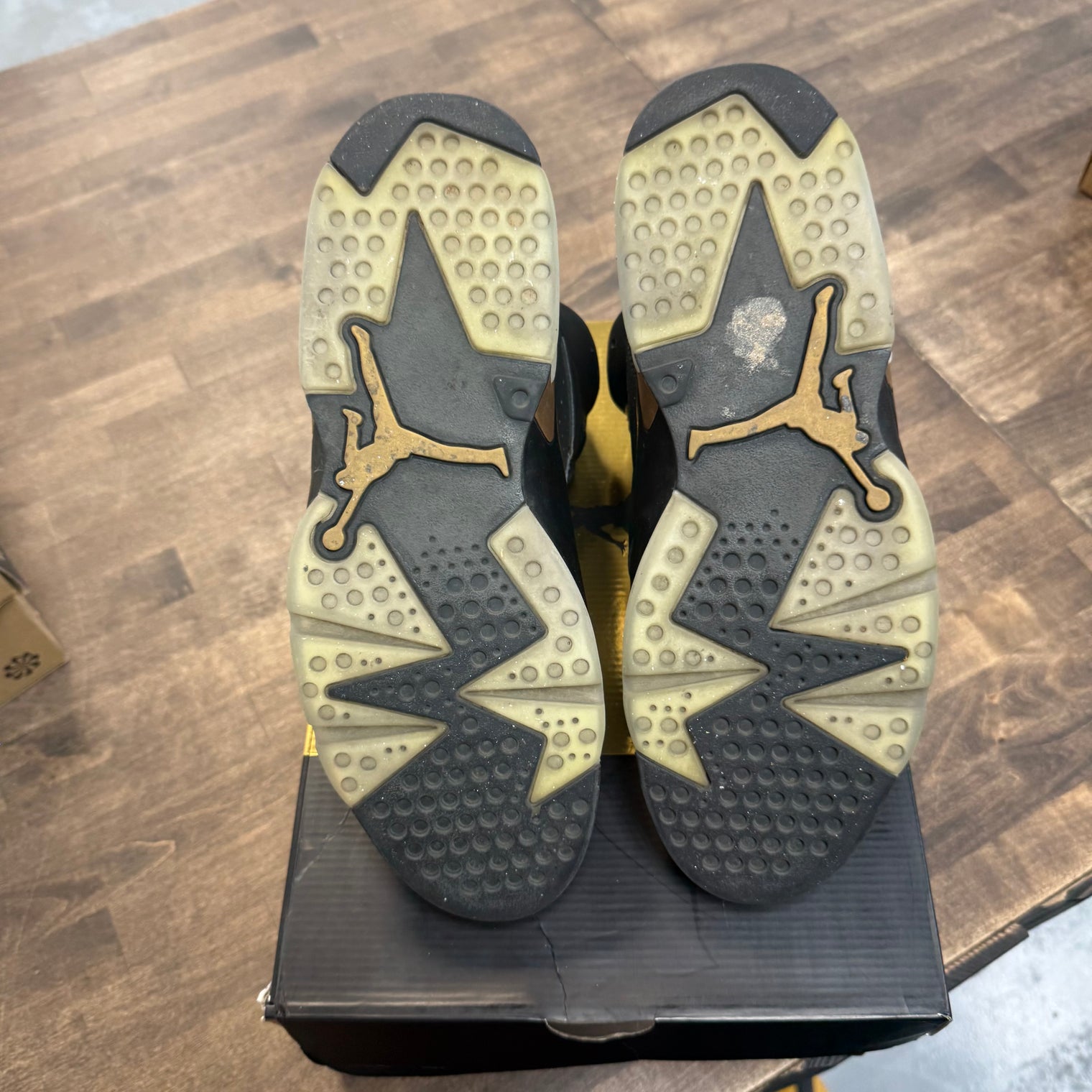 DMP Jordan 6 Retro (USED)