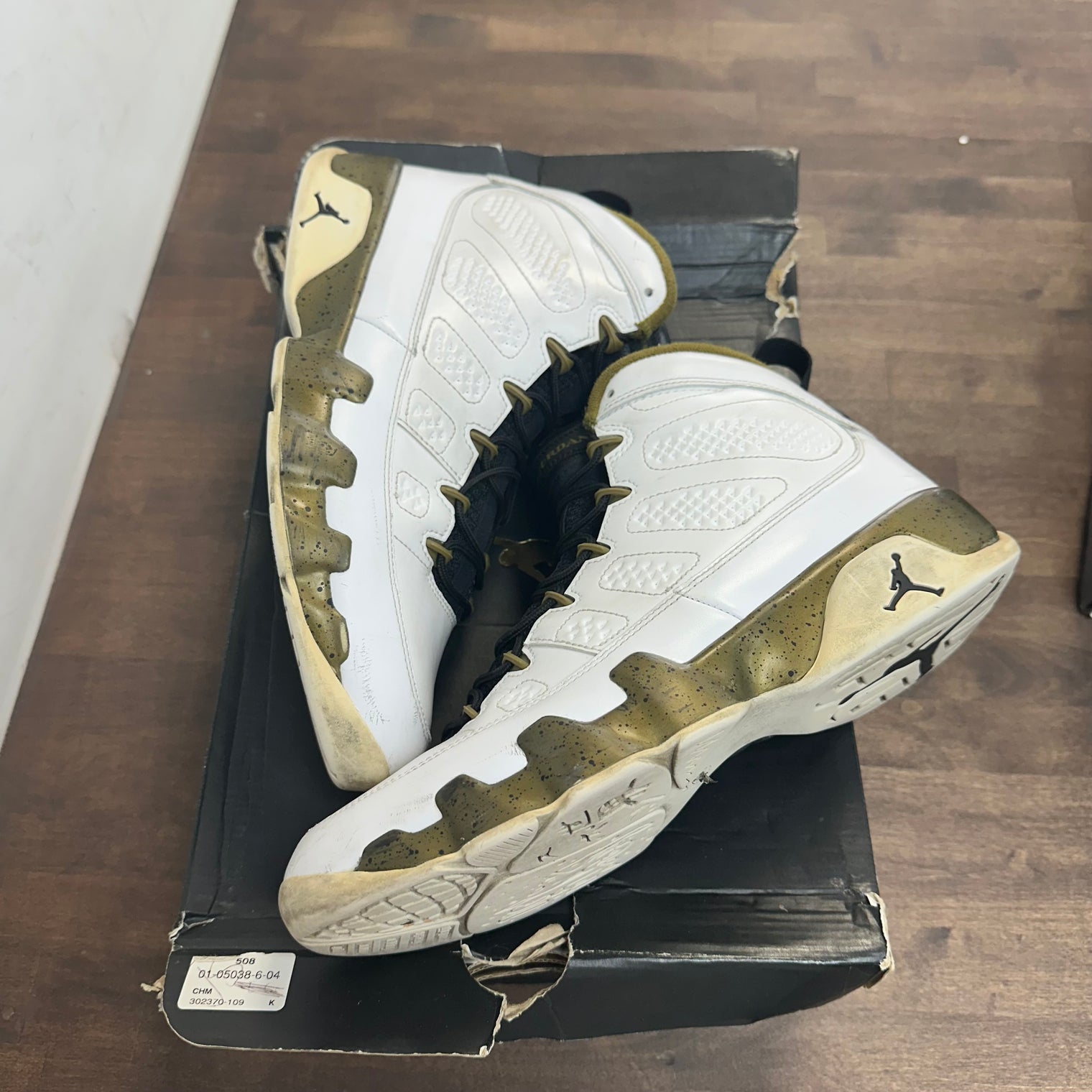 Statue Jordan 9 Retro (USED)