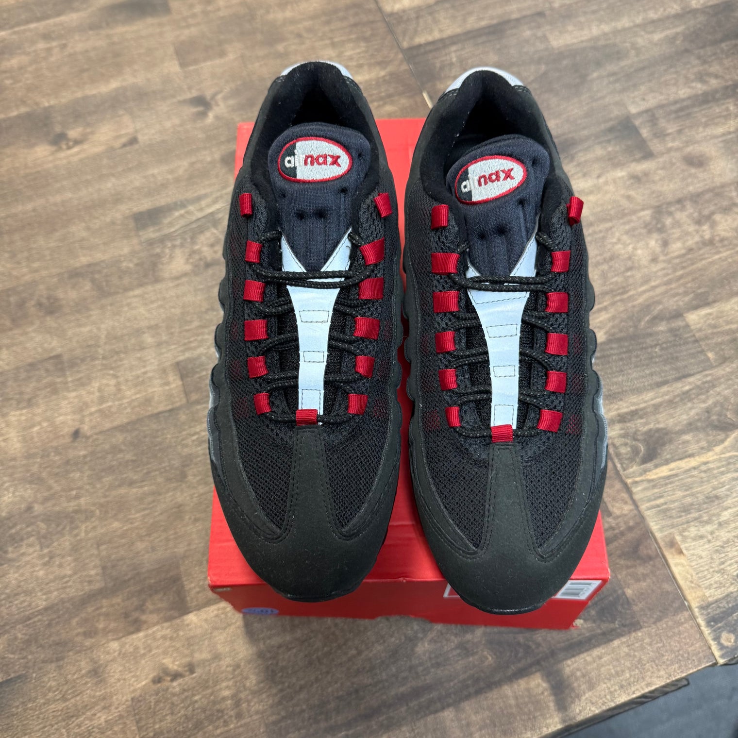 Big Bubble Liverpool F.C. Air Max 95 OG (USED, No Lid)