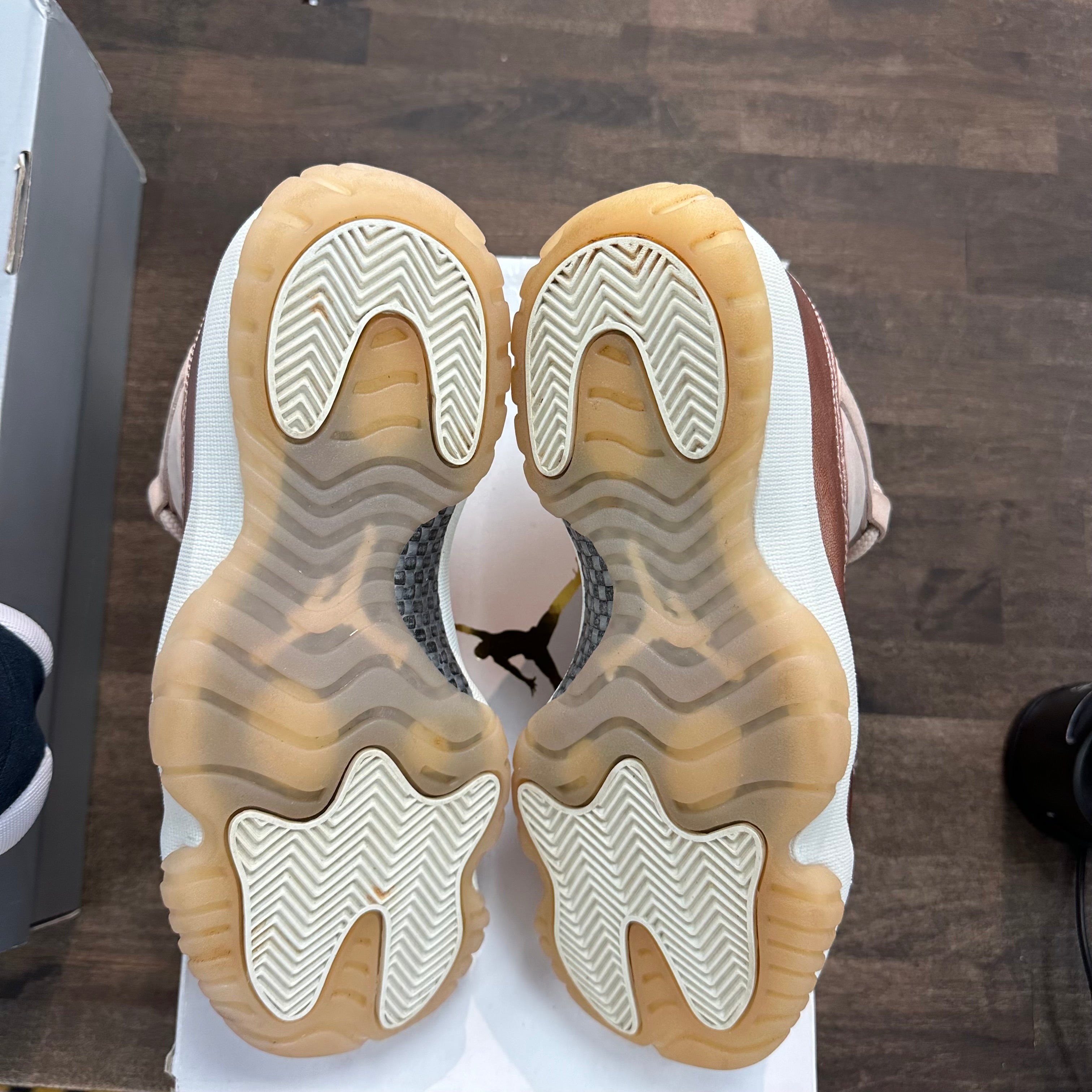 Jordan Rose Gold Jordan 11 Retro Low (Women's) (USED) Size 5.5Y (Pre-Owned) - Image 5