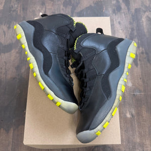 Jordan 10 Retro Venom Green Size 6Y (Pre-Owned) - Image 1