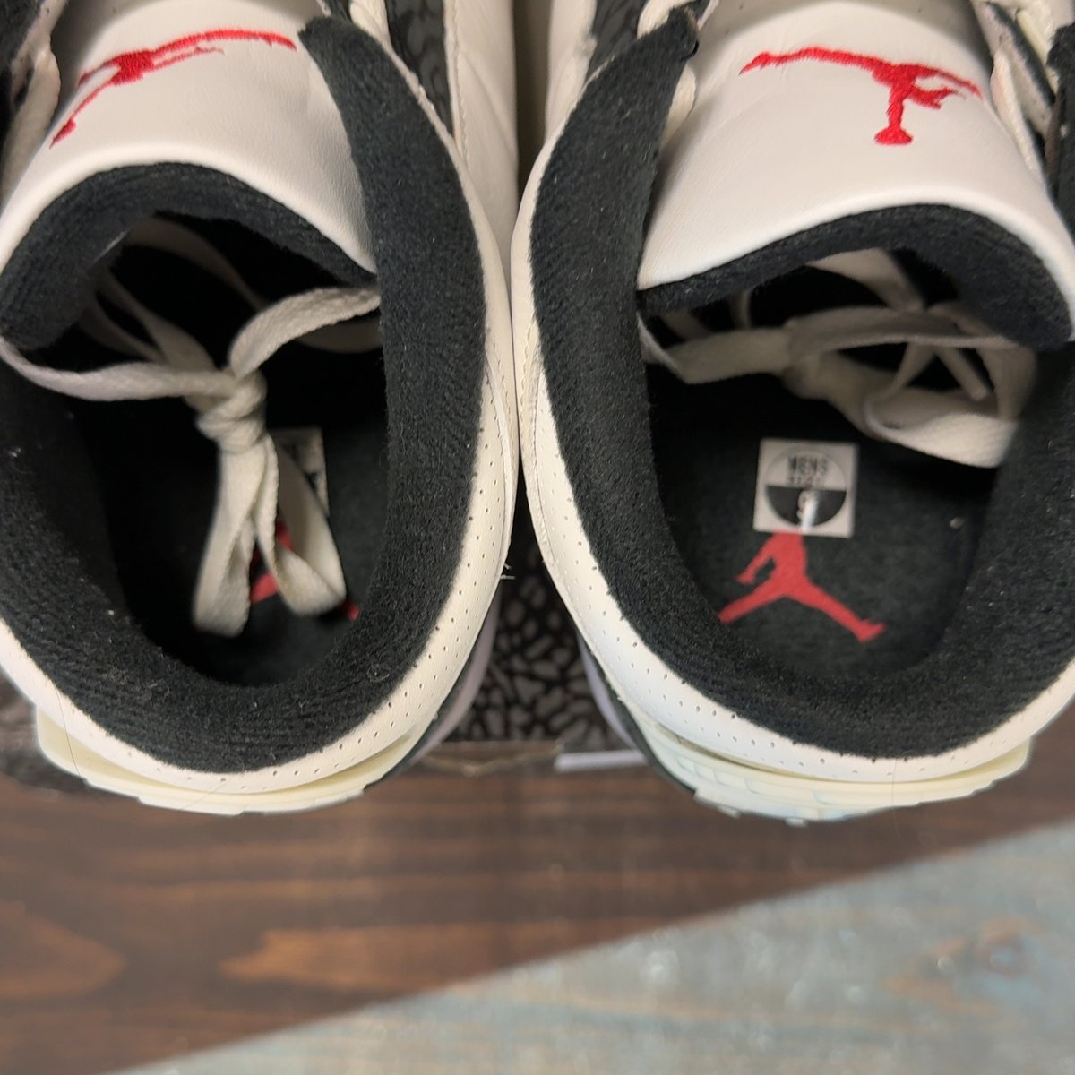 Jordan 3 Retro Cement Grey Size 9 (Pre-Owned) - aux