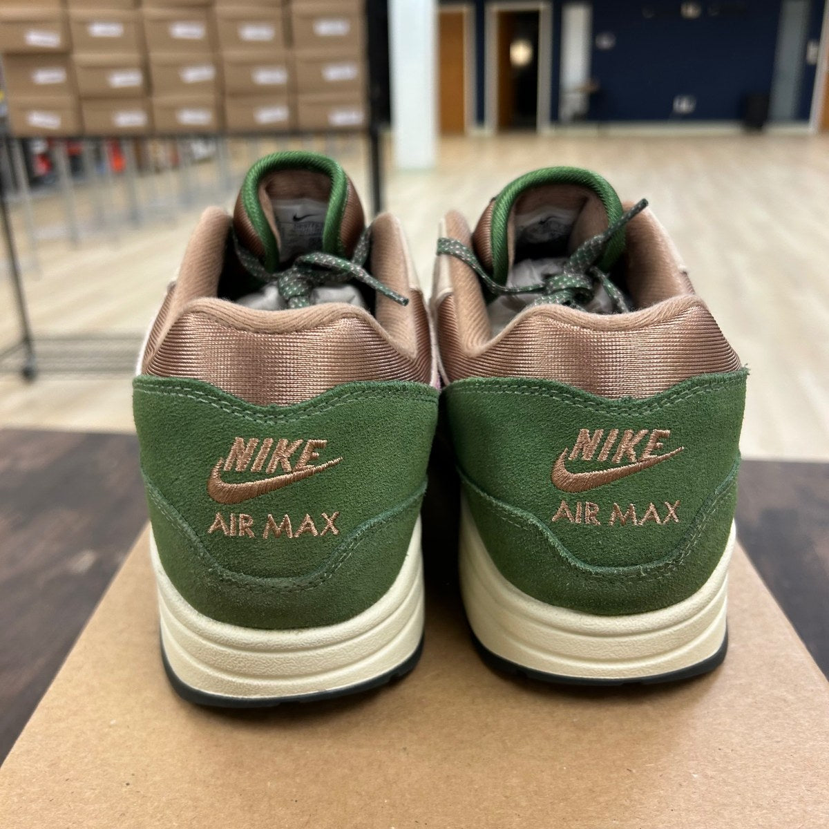 Nike Air Max 1 SH Treeline Size 10.5 (Pre-Owned) - Image 4