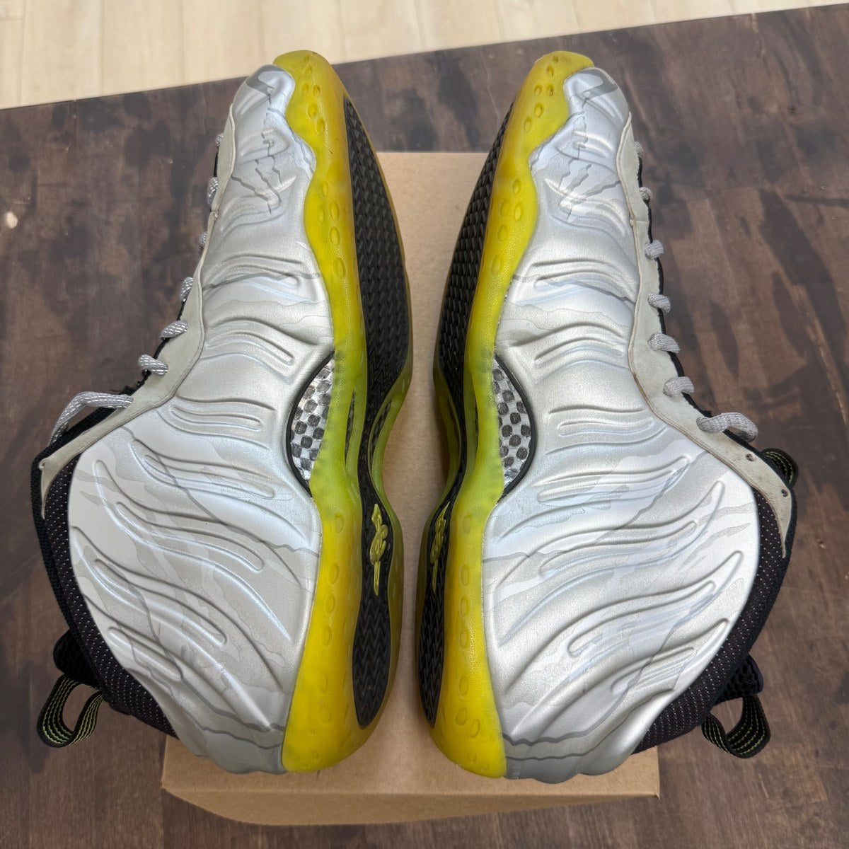 Nike Air Foamposite One Silver Volt Camo Size 12.5 (Pre-Owned) - Image 4