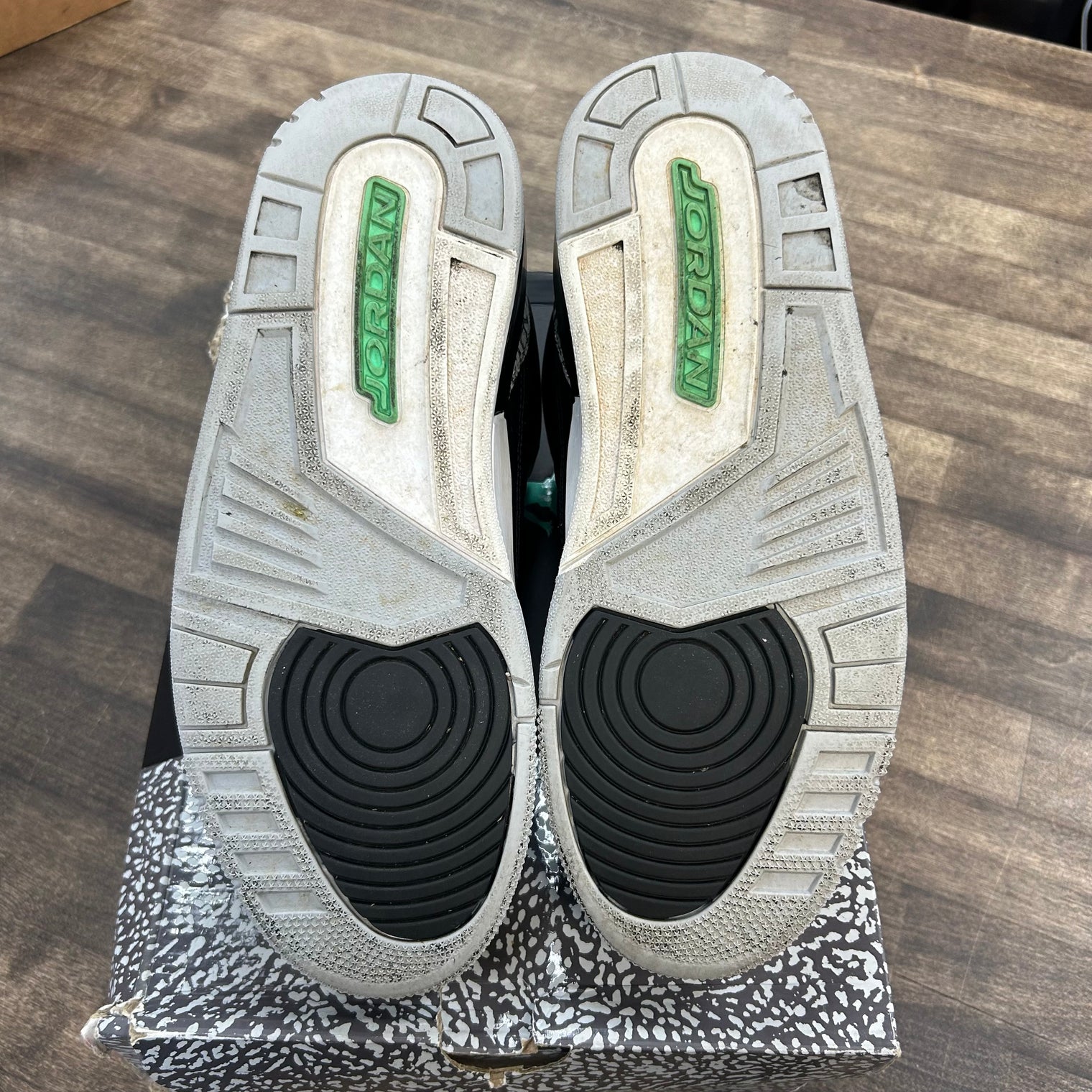 Green Glow Jordan 3 Retro (USED)