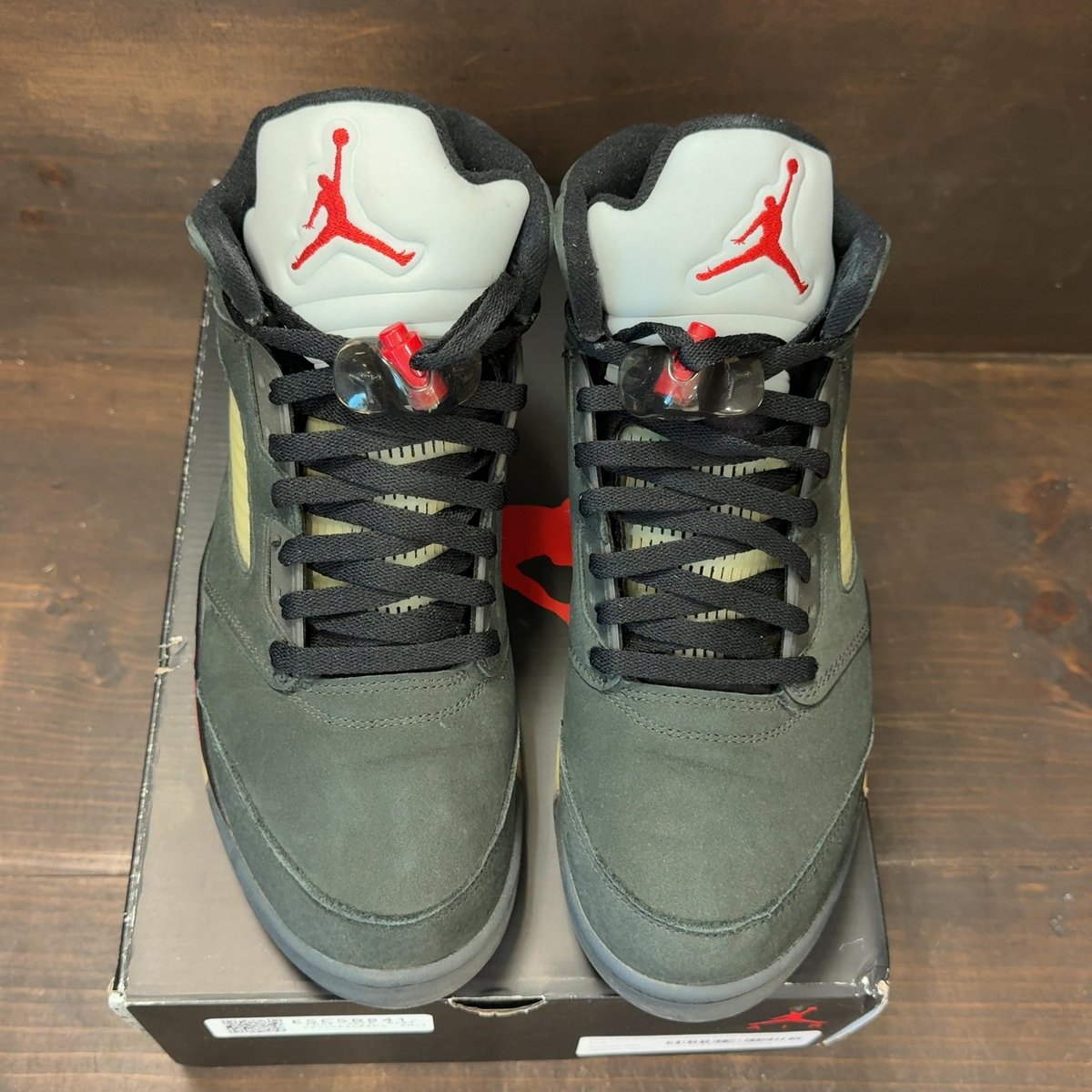Jordan 5 Retro Gore-Tex Off Noir (Women's) Size 11W (Pre-Owned) - tag