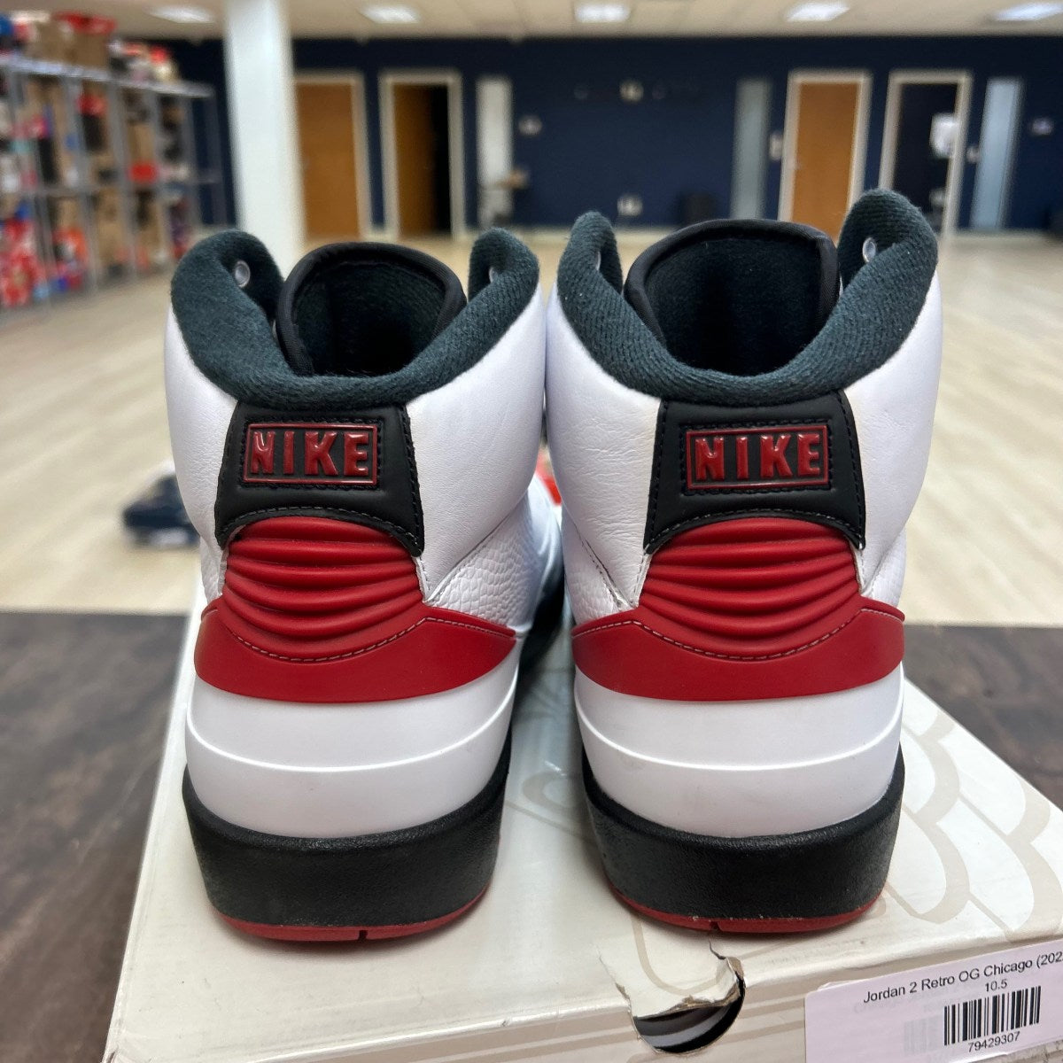Jordan 2 Retro OG Chicago (2022) - Image 4