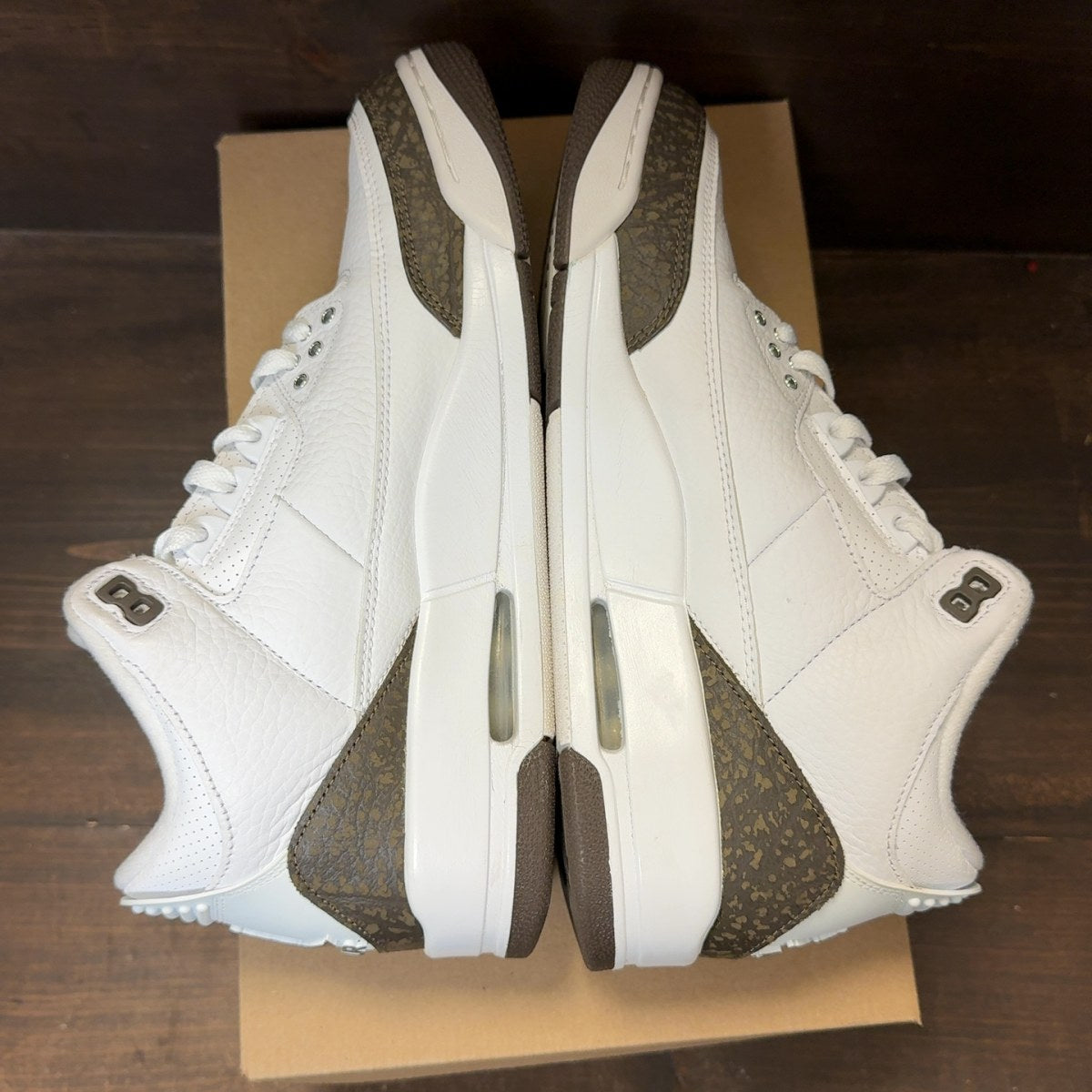 Jordan 3 Retro Mocha (2018) Size 9.5 (Pre-Owned) - Image 6