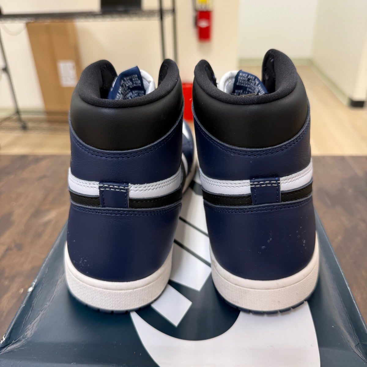 Jordan 1 Retro High OG Midnight Navy - Image 3