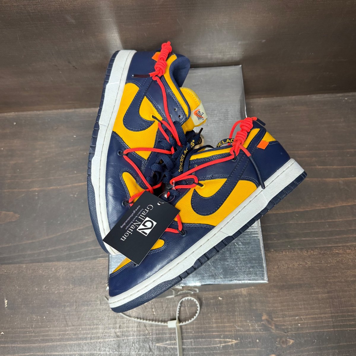 Nike Dunk Low Off-White University Gold Size 9 (Pre-Owned) - tag