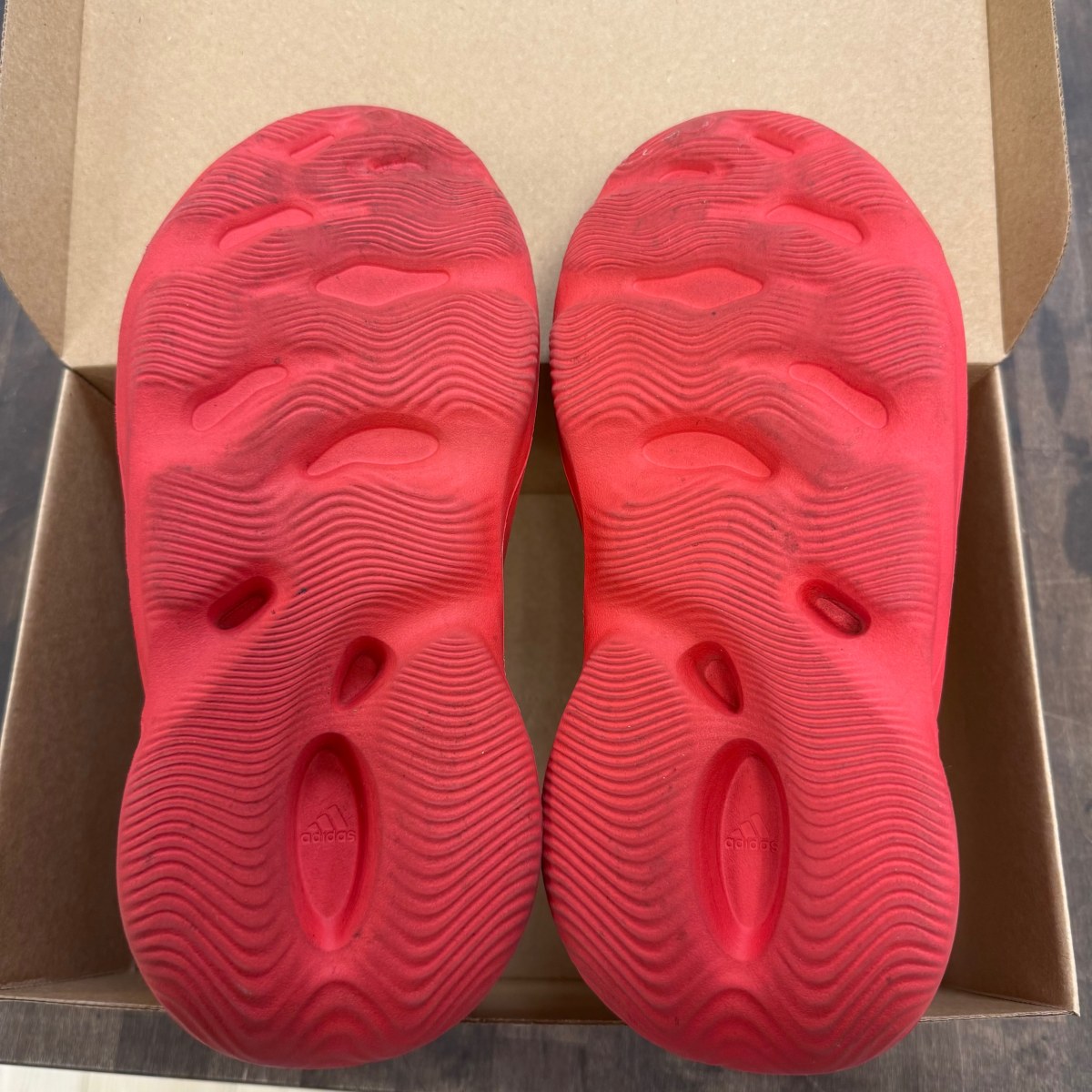 adidas Yeezy Foam RNNR Vermillion Size 11 (Pre-Owned) - Image 4