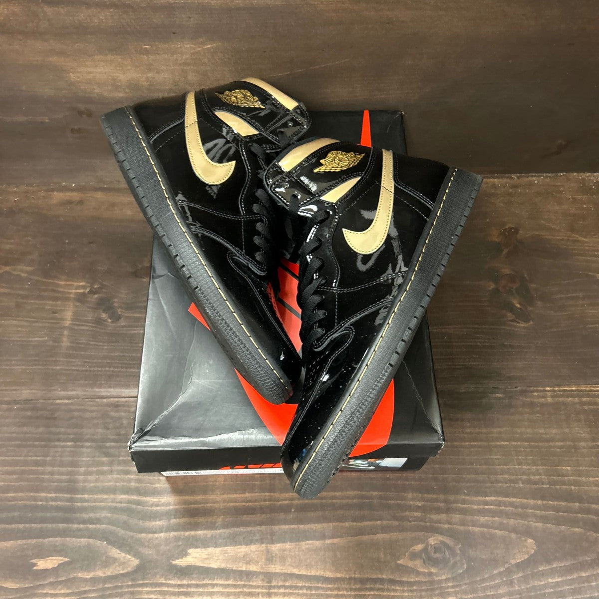Jordan 1 Retro High Black Metallic Gold (2020) - Image 2