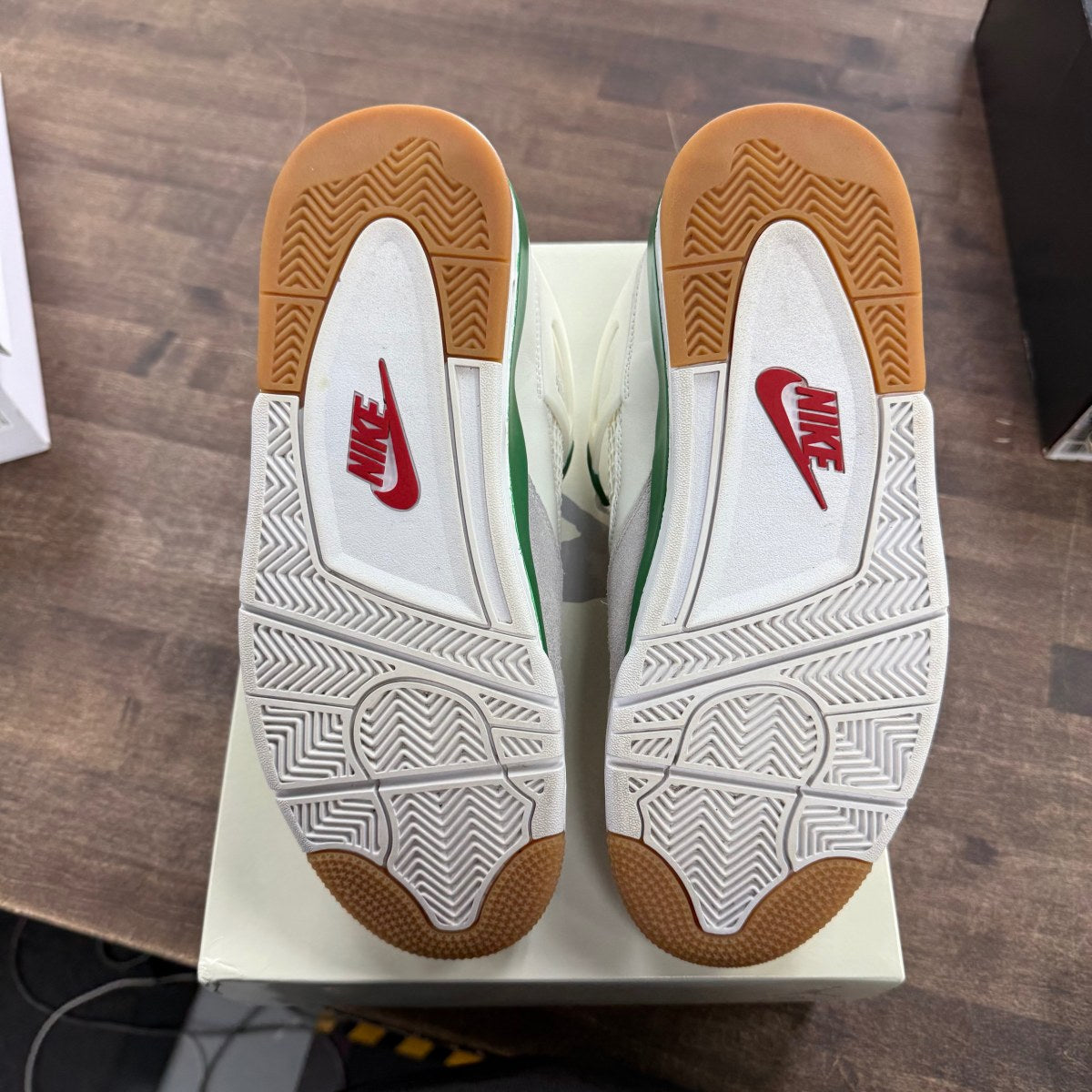 Jordan 4 Retro SB Pine Green - Image 5
