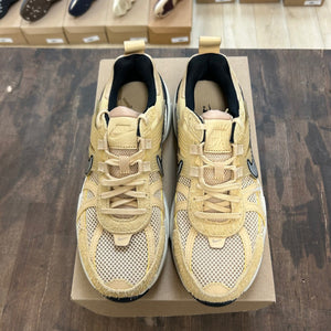 Nike V2K Run Sesame (Women's) Size 10W (Pre-Owned) - Image 2