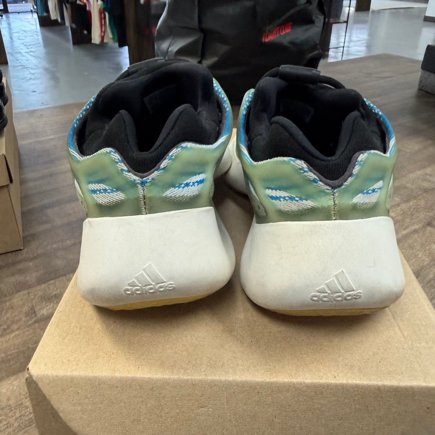 Arzareth Yeezy 700 V3 (USED, No Box)