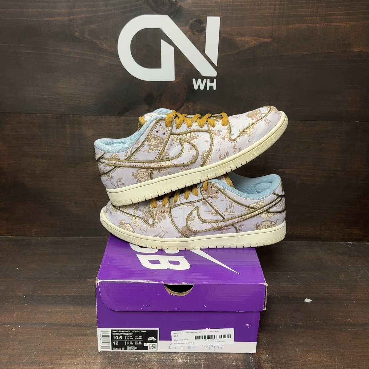 Nike SB Dunk Low Premium City of Style Size 10.5 (Pre-Owned) - front