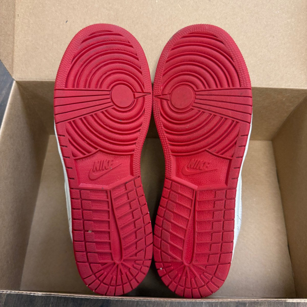 Jordan 1 Retro Mid Hare Jordan (2015) (GS) Size 6.5Y (Pre-Owned) - Image 3