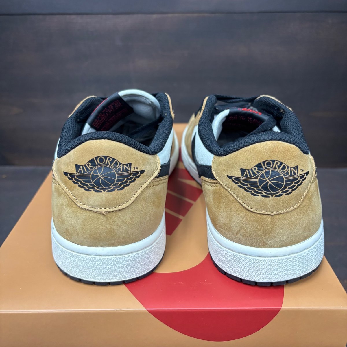Jordan 1 Low OG Rookie of the Year Size 10 (Pre-Owned) - sole