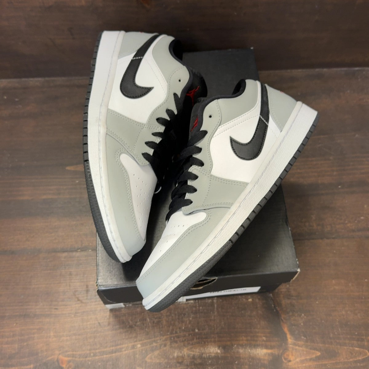 Jordan 1 Low Light Smoke Grey - Image 2