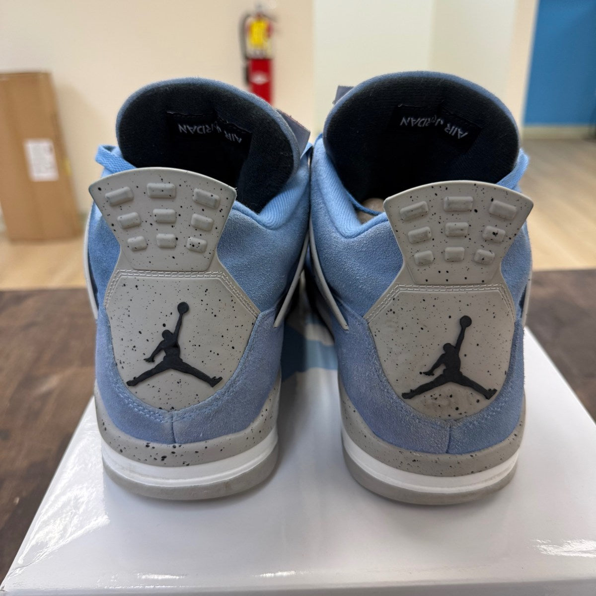 Jordan 4 Retro University Blue - Image 3