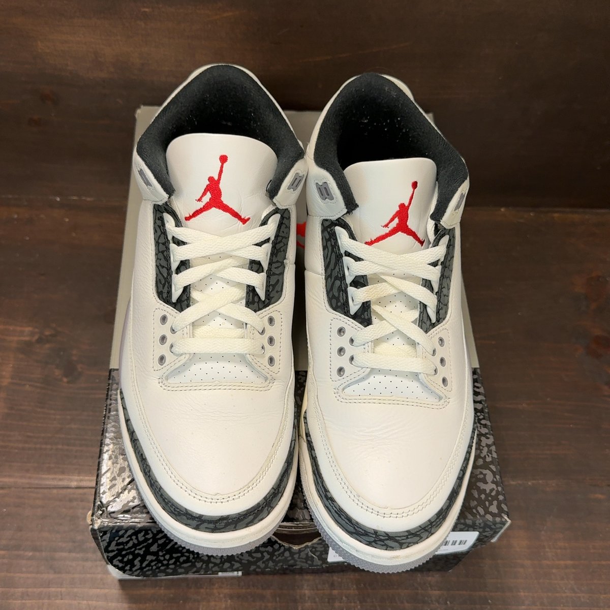 Jordan 3 Retro Cement Grey Size 9 (Pre-Owned) - tag