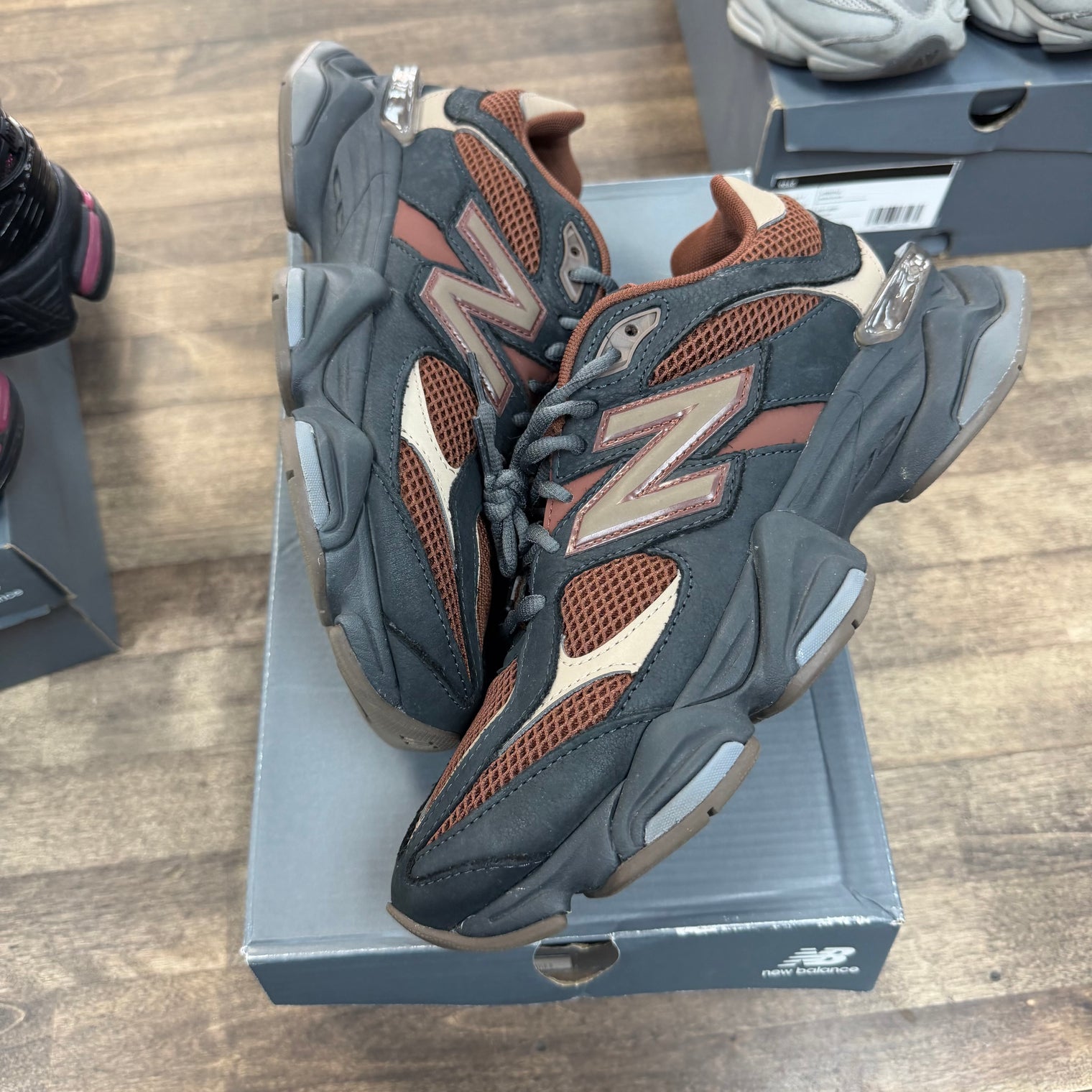 Phantom Rich Oak New Balance 9060 (USED)