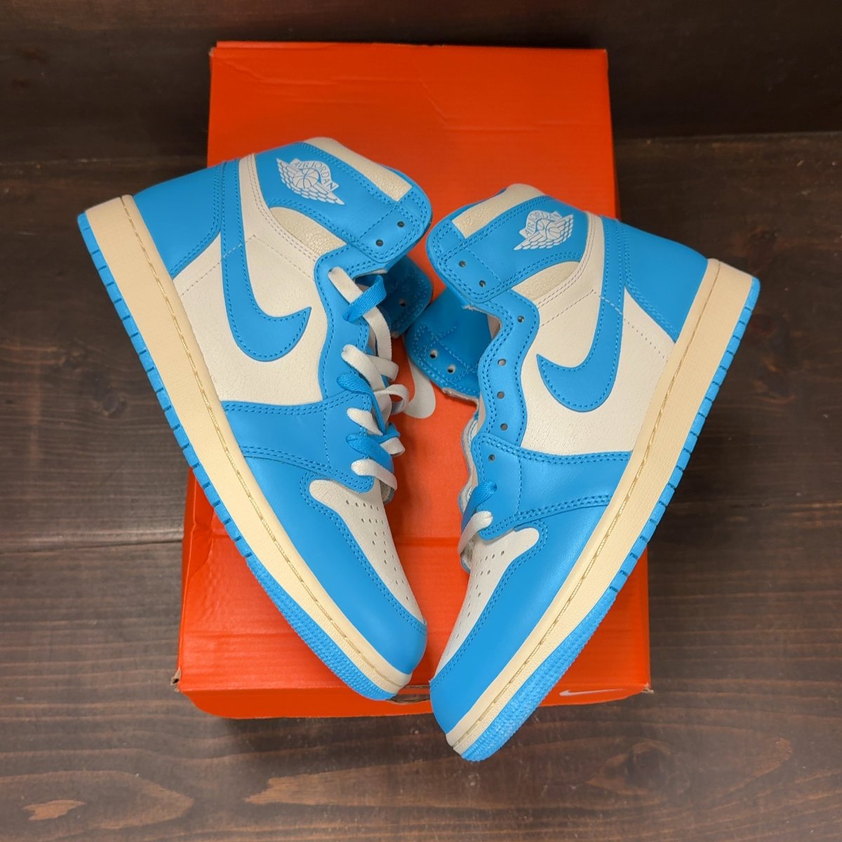 Jordan 1 Retro High OG UNC Reimagined Size 9 (Pre-Owned) - back