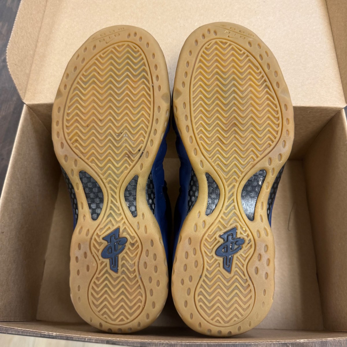 Nike Air Foamposite One Navy Gum Size 9.5 (Pre-Owned) - Image 3