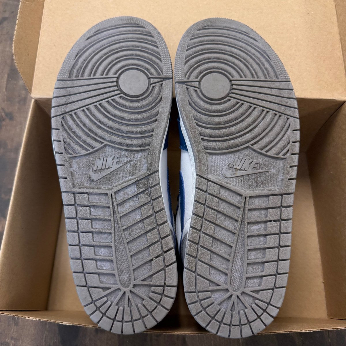 Jordan 1 Retro High OG True Blue Size 11.5 (Pre-Owned) - Image 6