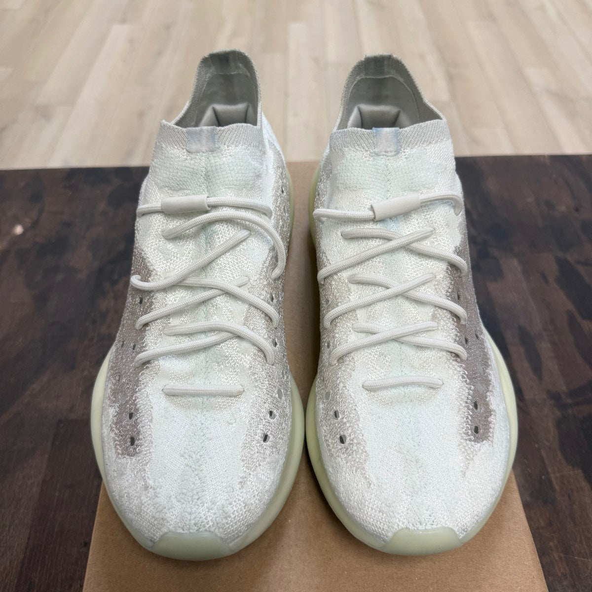 adidas Yeezy Boost 380 Calcite Glow Size 10 (Pre-Owned) - Image 4