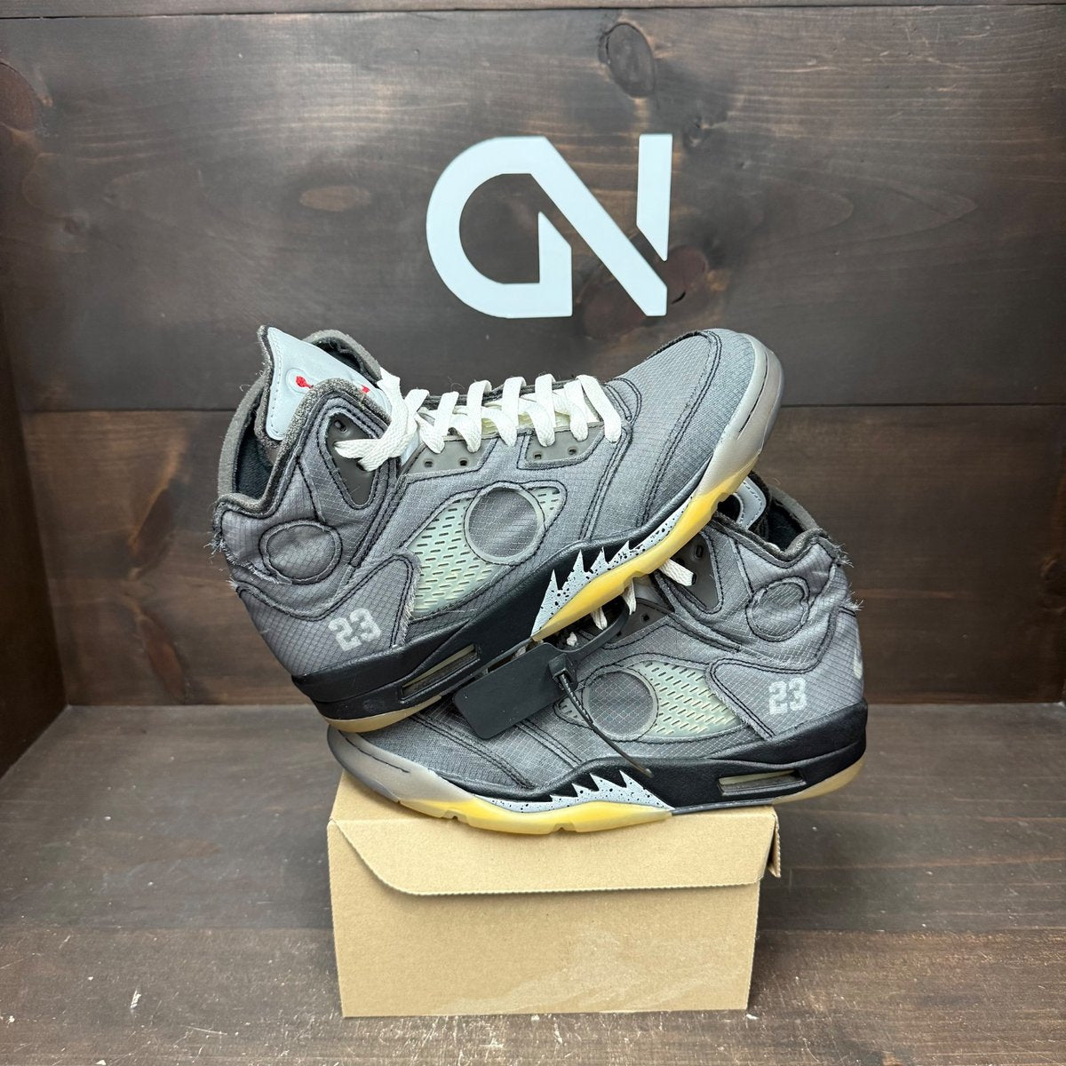 Jordan 5 Retro Off-White Muslin Size 9 (Pre-Owned) - front