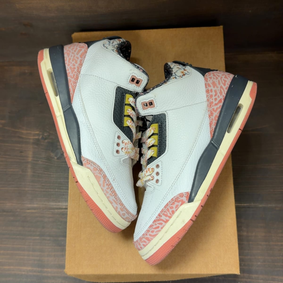 Jordan 3 Retro Vintage Floral (GS) Size 5.5Y (Pre-Owned) - back