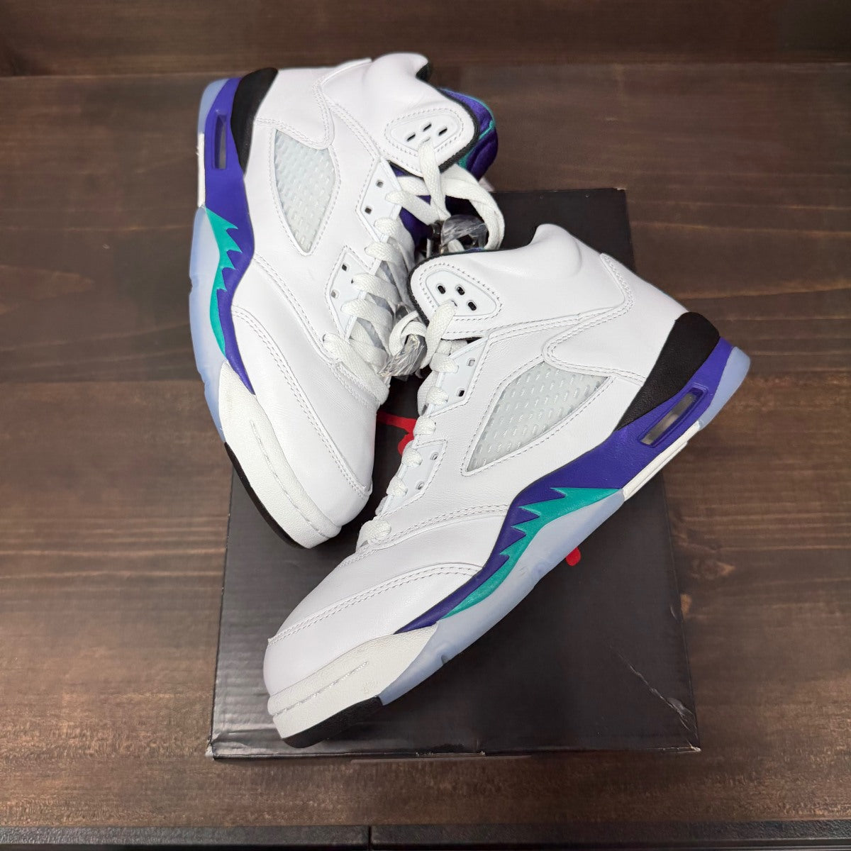 Jordan 5 Retro Grape (2025) (GS) Size 7Y (Pre-Owned) - Image 2