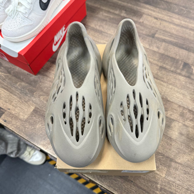 adidas Yeezy Foam RNNR Stone Sage (US 9) (USED)