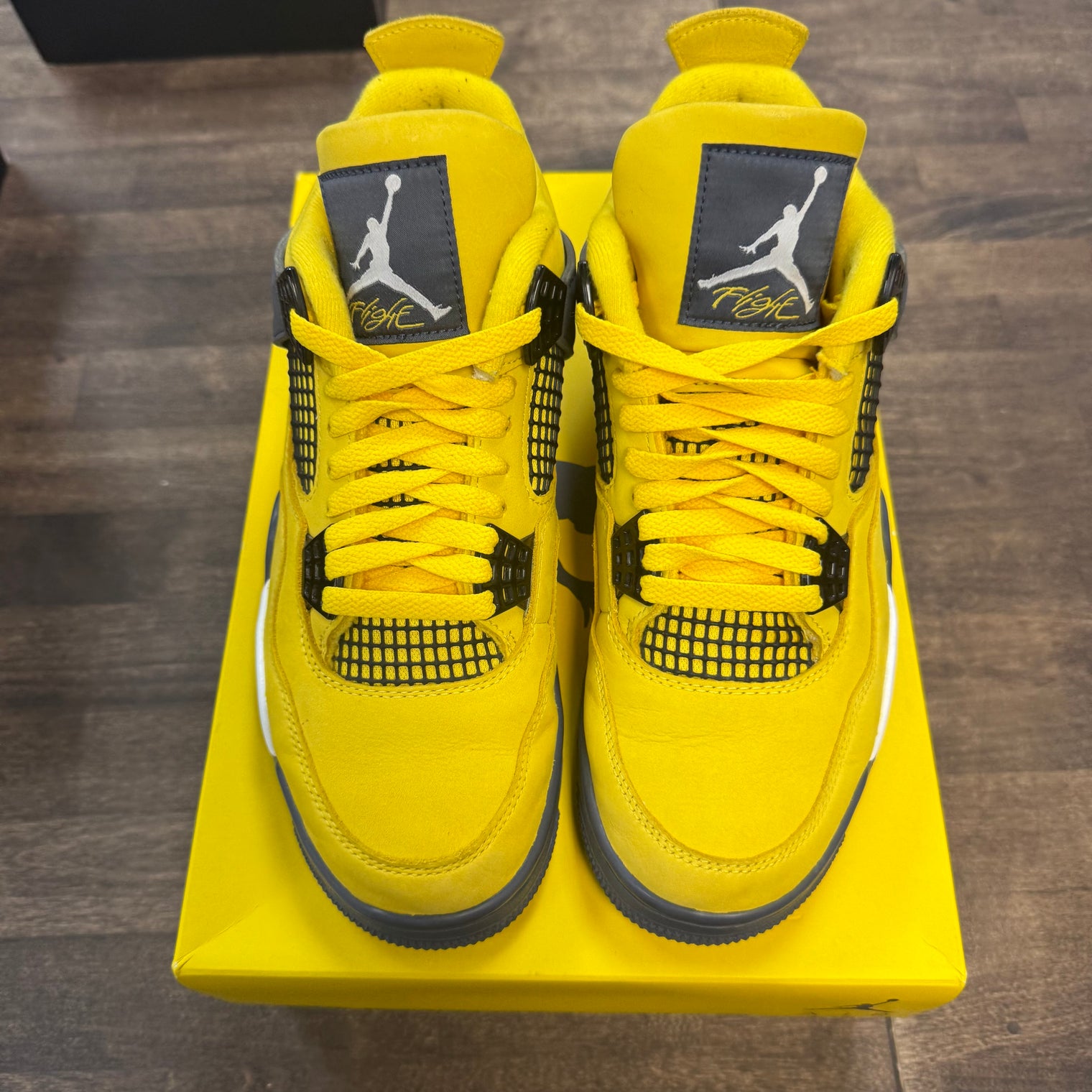 Lightning Jordan 4 Retro (Used)