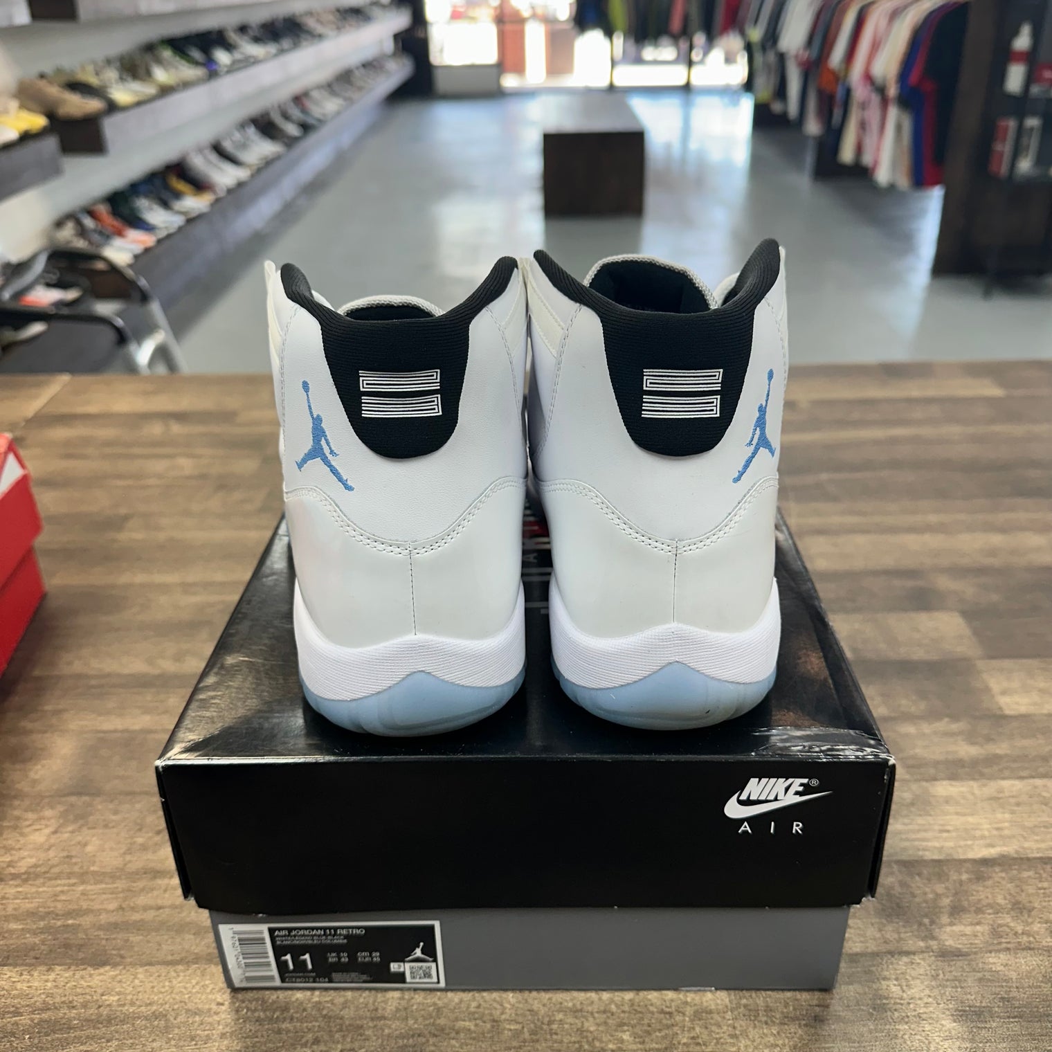 Legend Blue Jordan 11 Retro (2024) (USED)