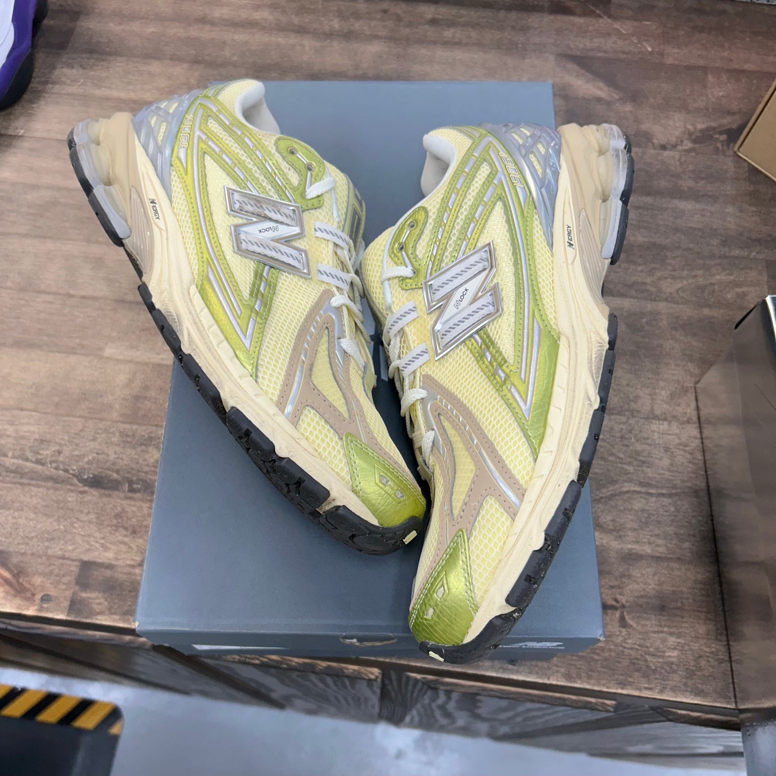 Yellow Parchment New Balance 1906R (USED)