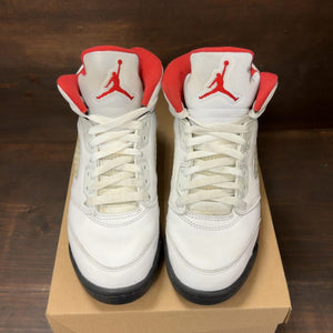 Jordan 5 Retro Fire Red Silver Tongue (2020) (GS) Size 6.5Y (Pre-Owned) - tag